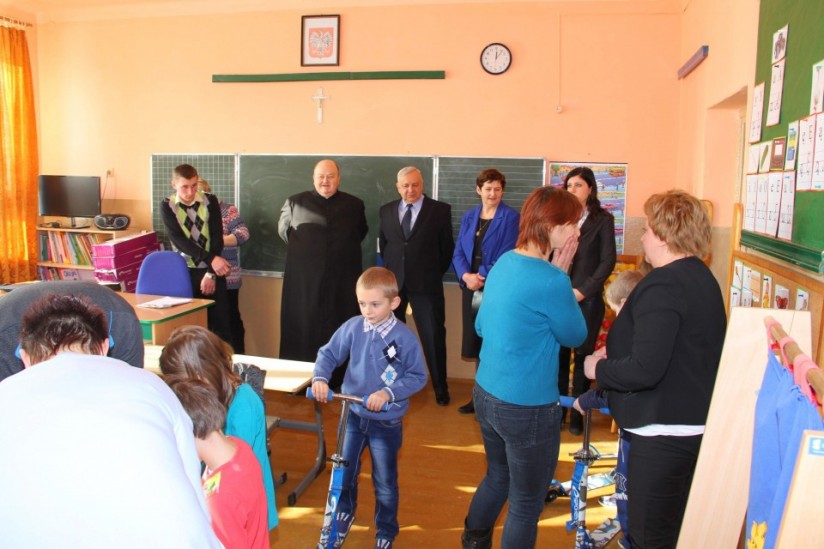 Słonik Nadziei odwiedził uczniów Szkoły Podstawowej w Wirkowicach - Kliknięcie w obrazek spowoduje wyświetlenie jego powiększenia