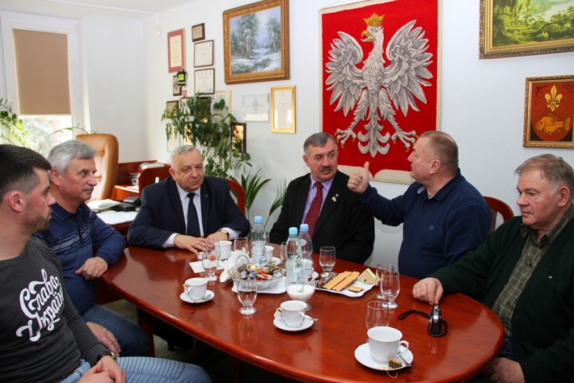 Wizyta delegacji z Rejonu Czernichowskiego we wschodniej Ukrainie - Kliknięcie w obrazek spowoduje wyświetlenie jego powiększenia