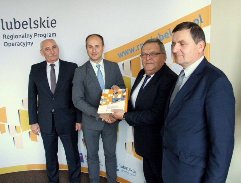 Nowy projekt oświatowy w Zespole Szkół Ponadgimnazjlanych w Żółkiewce - Kliknięcie w obrazek spowoduje wyświetlenie jego powiększenia