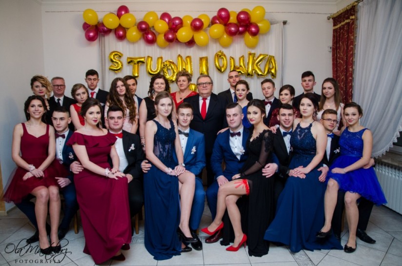 Bal studniówkowy w Zespole Szkół Ponadgimnnazjlanych Nr 1 - Kliknięcie w obrazek spowoduje wyświetlenie jego powiększenia