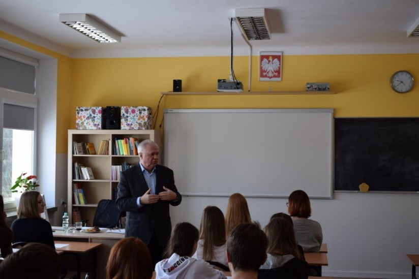 Uniwersytecka lekcja w Jagielle - spotkanie z poezją Herberta - Kliknięcie w obrazek spowoduje wyświetlenie jego powiększenia