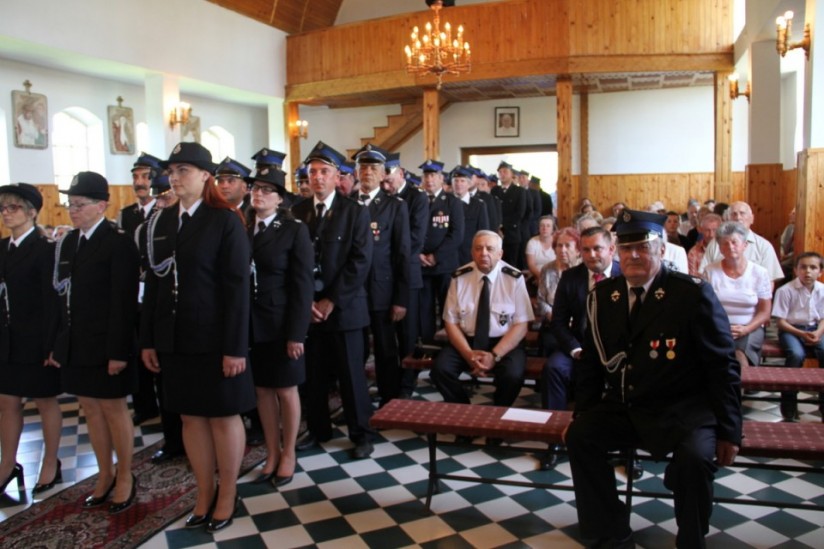 Druhowie Ochotniczej Straży Pożarnej i społeczność miejscowości Bzowiec świętowała 90-lecie istnienia jednostki - Kliknięcie w obrazek spowoduje wyświetlenie jego powiększenia