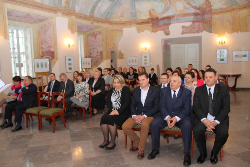 Nagrodzono laureatów konkursów przedmiotowych - Kliknięcie w obrazek spowoduje wyświetlenie jego powiększenia